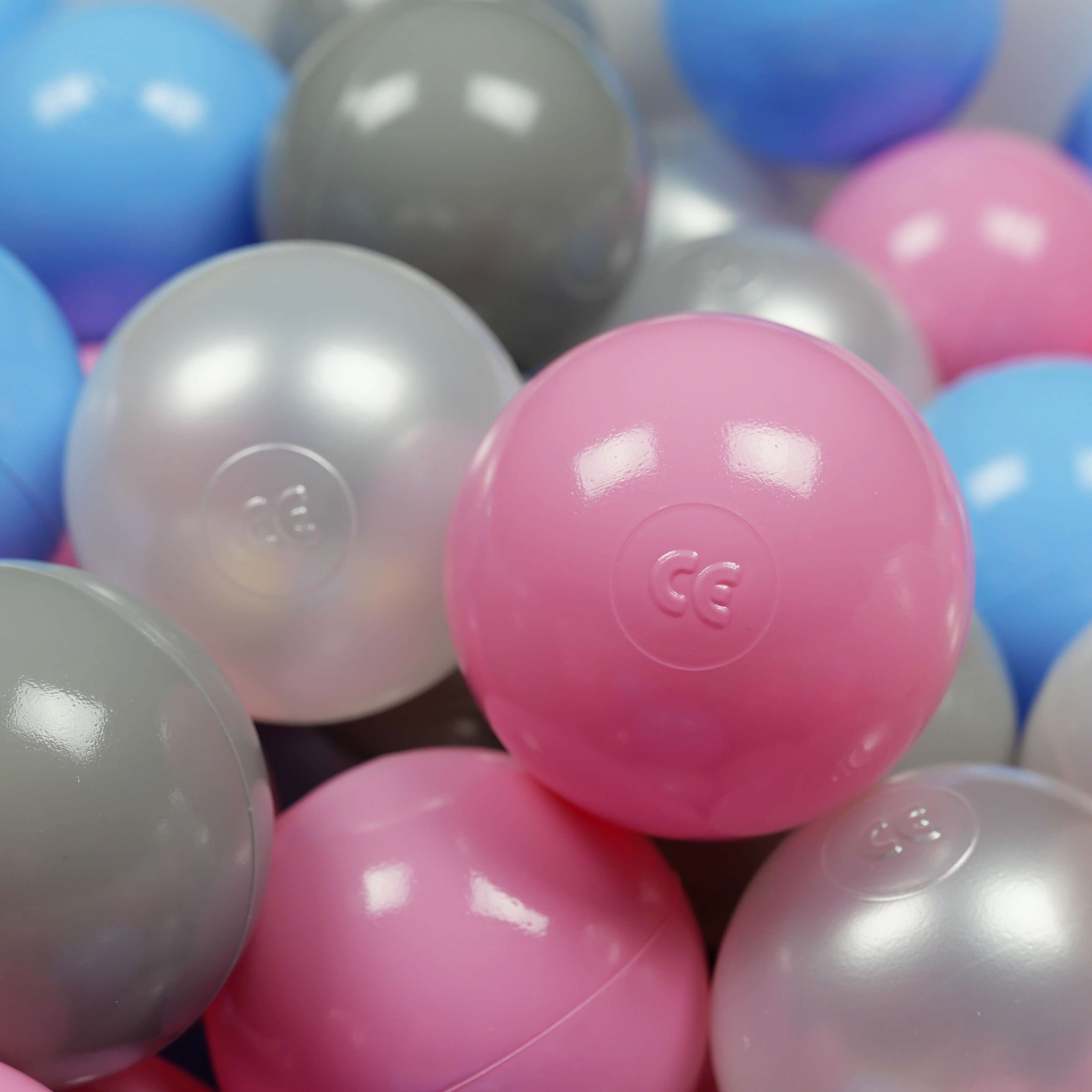 300 Spielbälle mit 7 cm Durchmesser in den Farben Perlmutt, Grau, Hellblau und Puderrosa