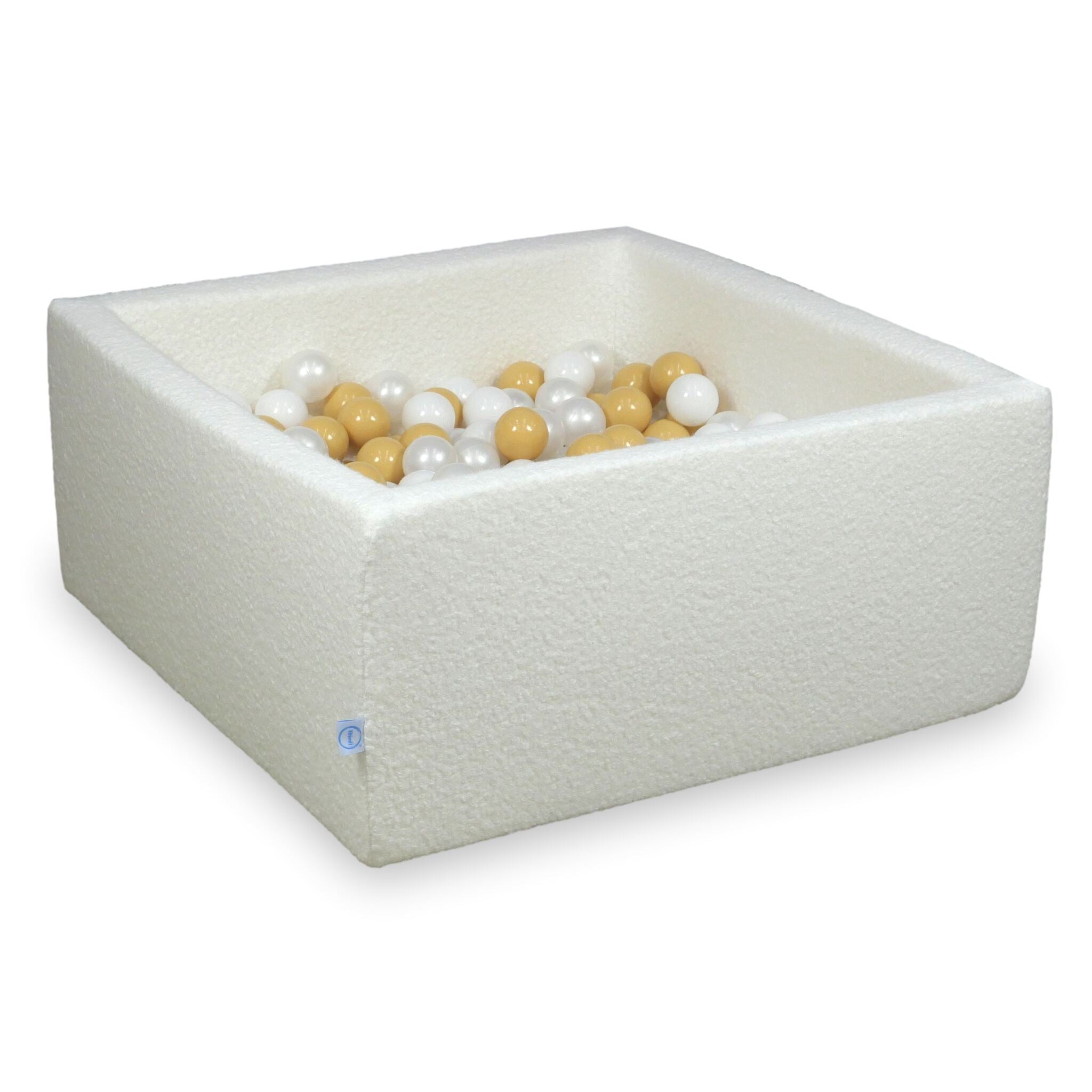 Ball pit in white boucle
